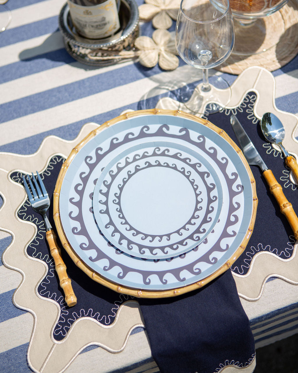 The Figata Napkin Set - Navy / Cream | Table Two Studio