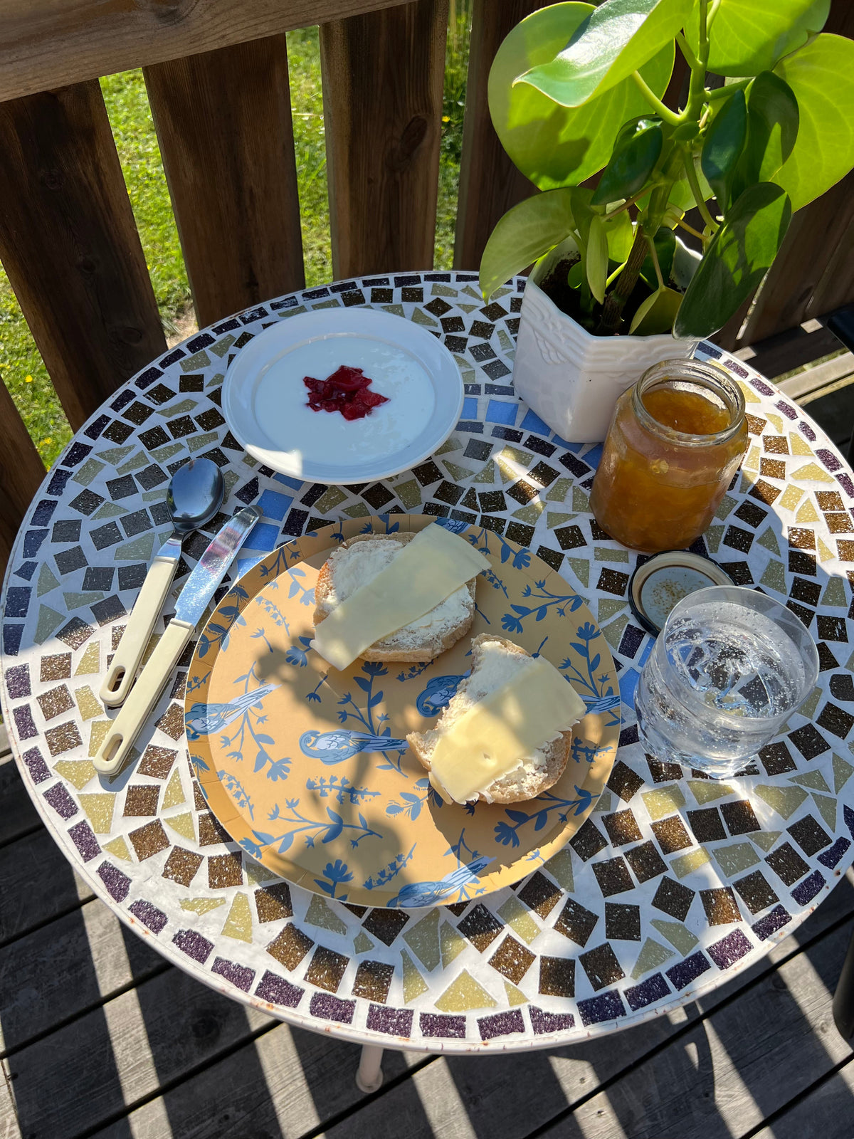 Garden Toile Hors d'oeuvres Plate Set - Marigold