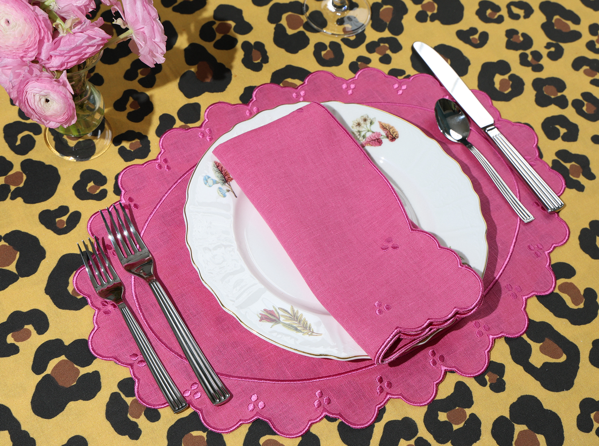 Eloise Pink Oval Linen Placemat | House of Gleason